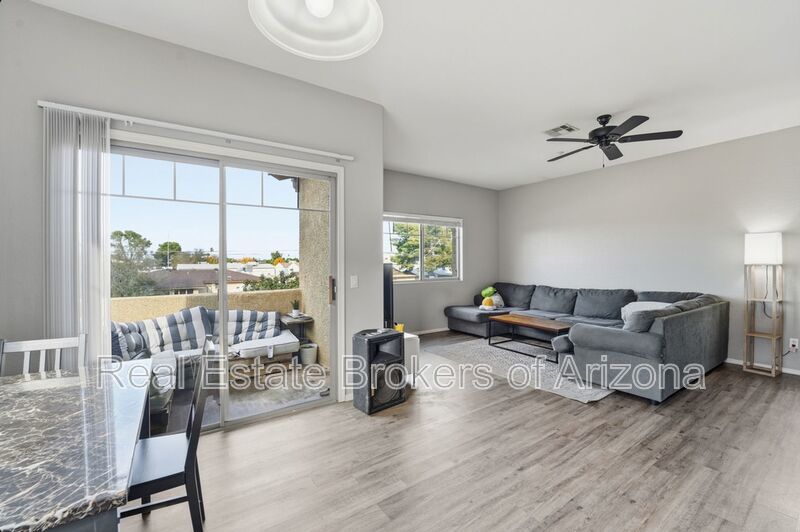 Bright 3-Bed Townhouse in Quiet Gated Community Near ASU property image