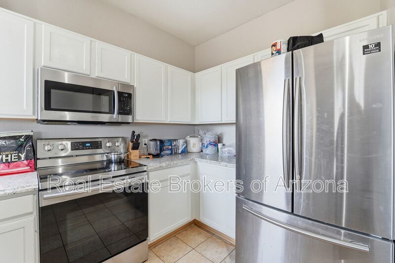 Bright 3-Bed Townhouse in Quiet Gated Community Near ASU property image