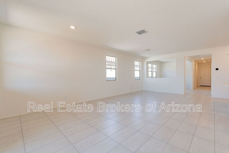 Modern 3-Bed + Den Home in Ventana De Estrellas property image