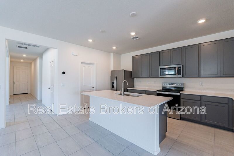 Modern 3-Bed + Den Home in Ventana De Estrellas property image