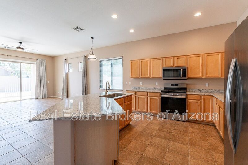 4-Bedroom Pool Home Minutes from Arrowhead Shopping & Dining property image