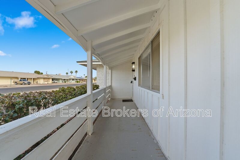 Comfortable 2-Bed Sun City Retreat with Vinyl Flooring & Fresh Paint property image