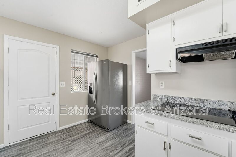 Comfortable 2-Bed Sun City Retreat with Vinyl Flooring & Fresh Paint property image