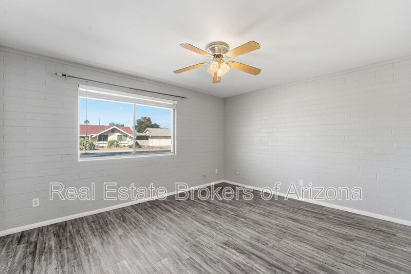 Comfortable 2-Bed Sun City Retreat with Vinyl Flooring & Fresh Paint property image