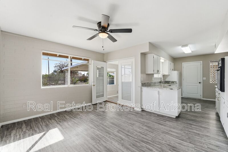 Comfortable 2-Bed Sun City Retreat with Vinyl Flooring & Fresh Paint property image