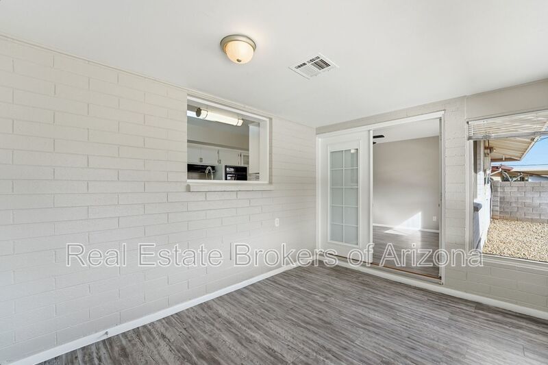 Comfortable 2-Bed Sun City Retreat with Vinyl Flooring & Fresh Paint property image