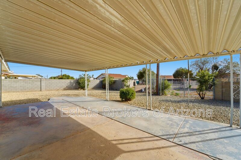 Comfortable 2-Bed Sun City Retreat with Vinyl Flooring & Fresh Paint property image