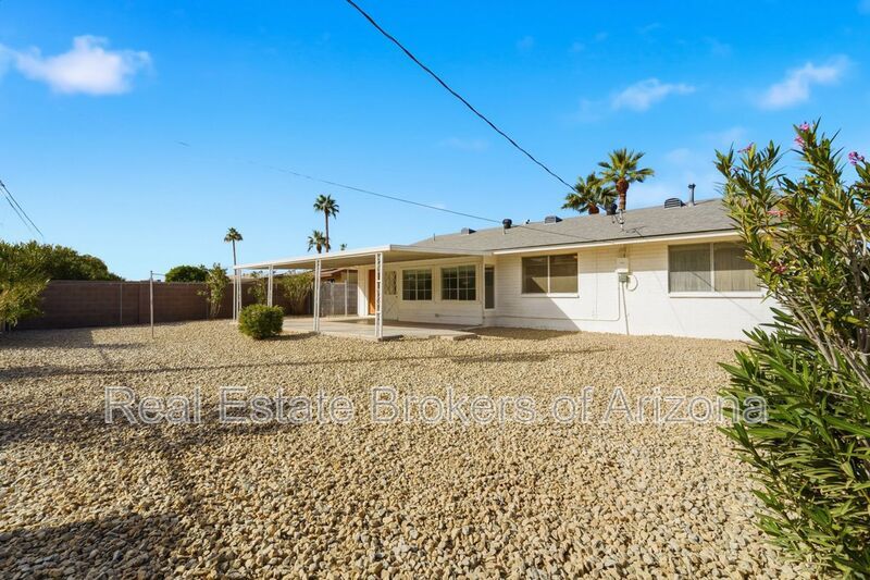 Comfortable 2-Bed Sun City Retreat with Vinyl Flooring & Fresh Paint property image