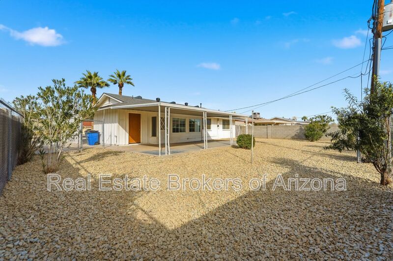Comfortable 2-Bed Sun City Retreat with Vinyl Flooring & Fresh Paint property image
