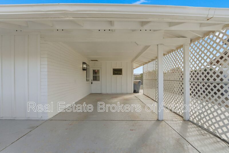 Comfortable 2-Bed Sun City Retreat with Vinyl Flooring & Fresh Paint property image