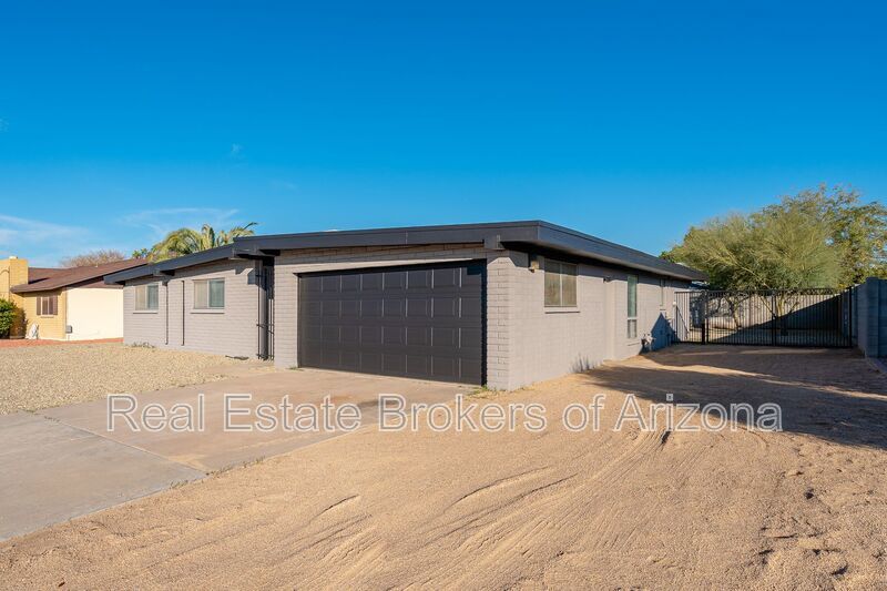 Stunning 3-Bedroom Home in Prime Glendale Location property image