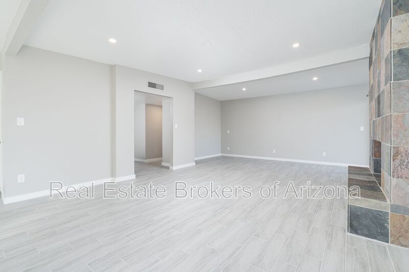 Stunning 3-Bedroom Home in Prime Glendale Location property image