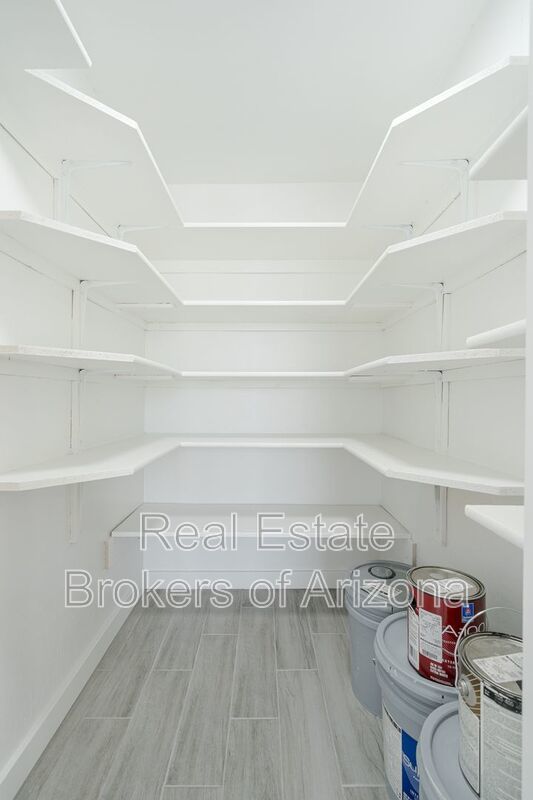 Stunning 3-Bedroom Home in Prime Glendale Location property image