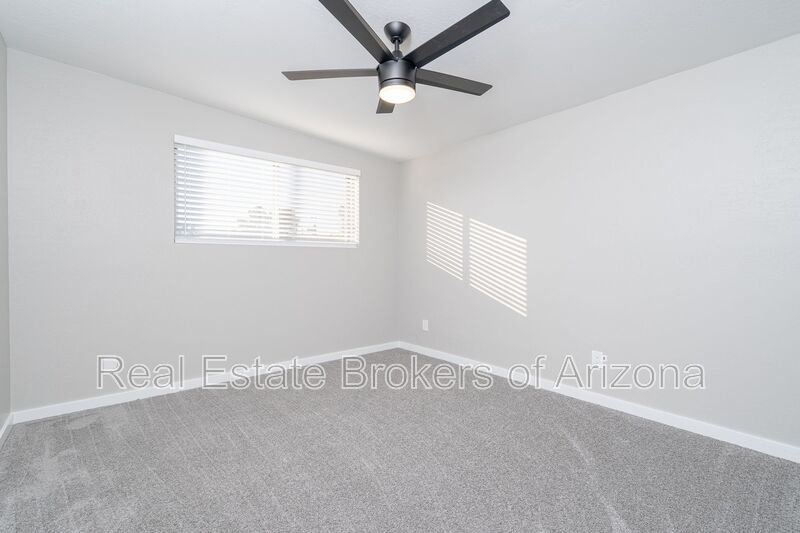 Stunning 3-Bedroom Home in Prime Glendale Location property image