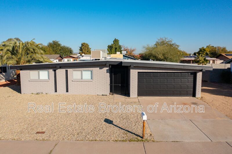 Stunning 3-Bedroom Home in Prime Glendale Location property image