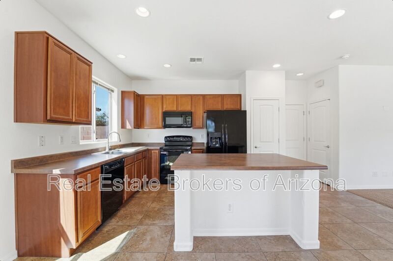 Spacious 4BR Home with Pool Near Parks & Shopping property image