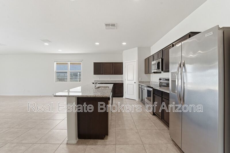 Stylish 3BR Home with Granite Counters + Community Parks & Splash Pads property image