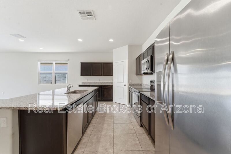 Stylish 3BR Home with Granite Counters + Community Parks & Splash Pads property image