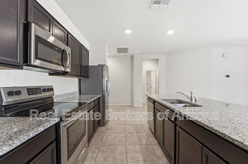 Stylish 3BR Home with Granite Counters + Community Parks & Splash Pads property image