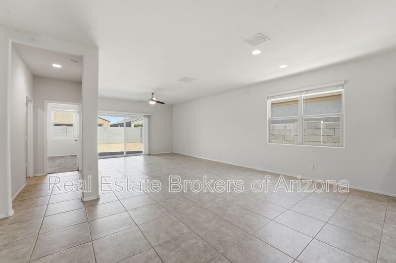 Stylish 3BR Home with Granite Counters + Community Parks & Splash Pads property image