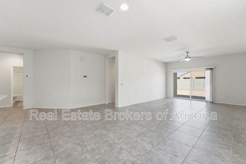 Stylish 3BR Home with Granite Counters + Community Parks & Splash Pads property image