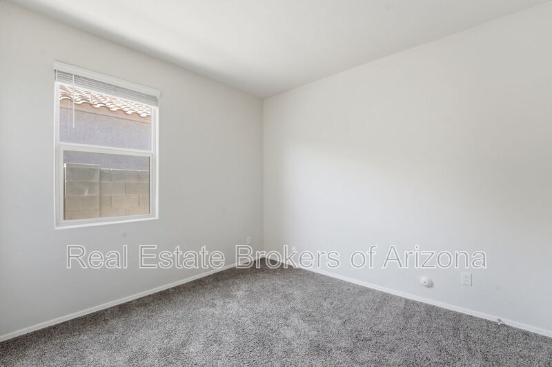 Stylish 3BR Home with Granite Counters + Community Parks & Splash Pads property image