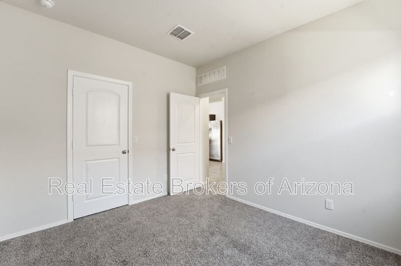 Stylish 3BR Home with Granite Counters + Community Parks & Splash Pads property image