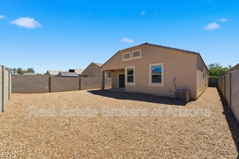 Stylish 3BR Home with Granite Counters + Community Parks & Splash Pads property image