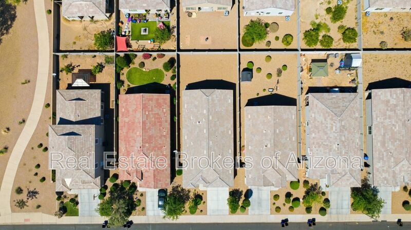 Stylish 3BR Home with Granite Counters + Community Parks & Splash Pads property image