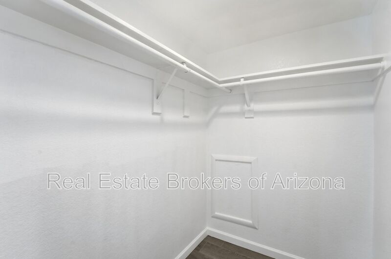 Central Phoenix Gem! Private Patio, Gated, Pool + Underground Parking property image