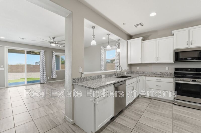Modern 3 Bed in Vista de Montana | Open Layout + Prime Location property image
