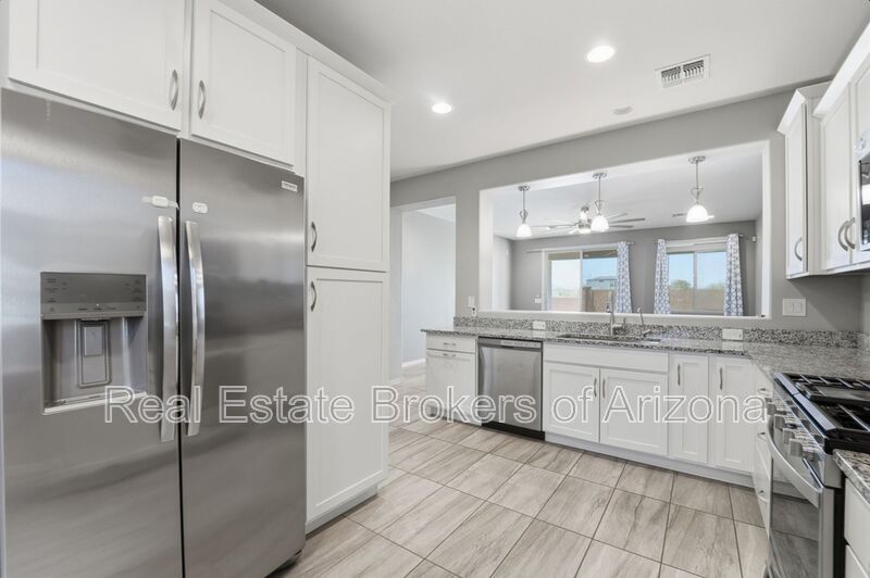 Modern 3 Bed in Vista de Montana | Open Layout + Prime Location property image