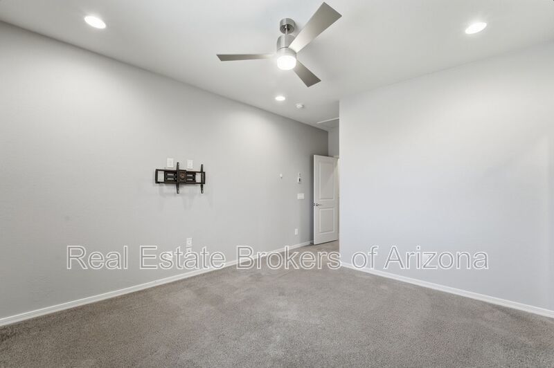 Modern 3 Bed in Vista de Montana | Open Layout + Prime Location property image
