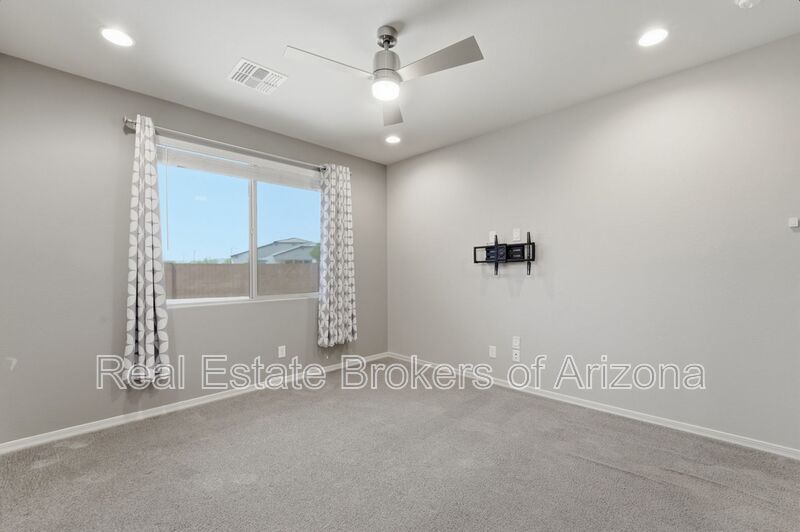 Modern 3 Bed in Vista de Montana | Open Layout + Prime Location property image