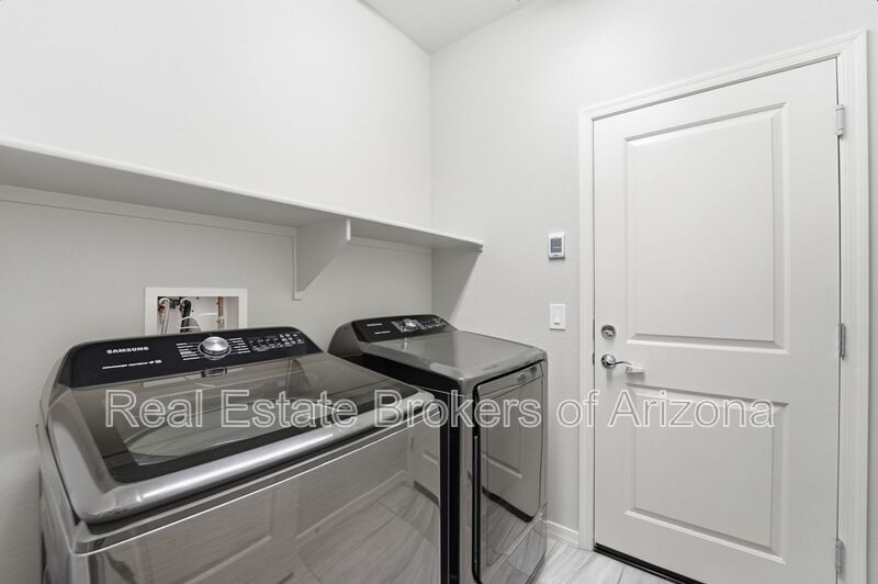 Modern 3 Bed in Vista de Montana | Open Layout + Prime Location property image