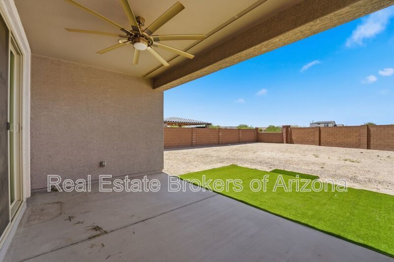 Modern 3 Bed in Vista de Montana | Open Layout + Prime Location property image