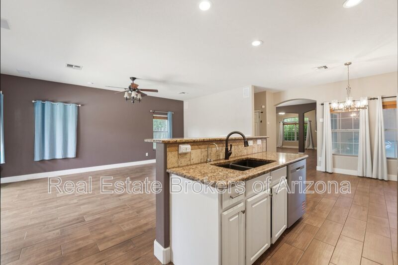 Luxury Gilbert Rental | Pool, 4-Car Garage, Solar + BBQ Setup property image
