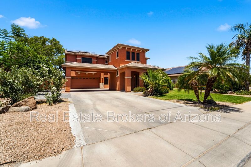 Luxury Gilbert Rental | Pool, 4-Car Garage, Solar + BBQ Setup property image
