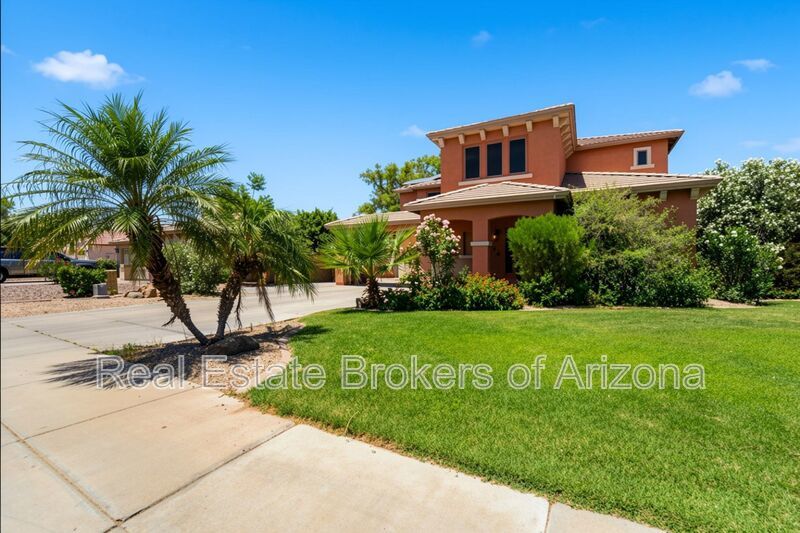 Luxury Gilbert Rental | Pool, 4-Car Garage, Solar + BBQ Setup property image