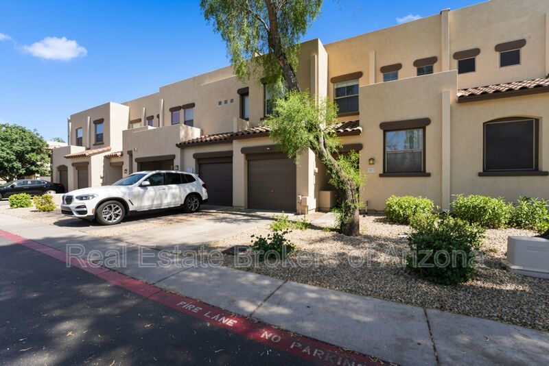 Prime Tempe Location! 3 Bed Townhome w/ Private Patio & Garage property image