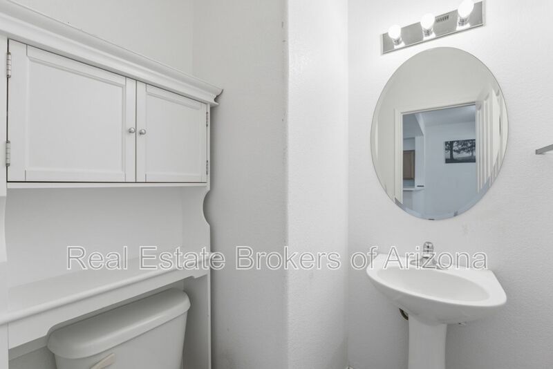 Prime Tempe Location! 3 Bed Townhome w/ Private Patio & Garage property image