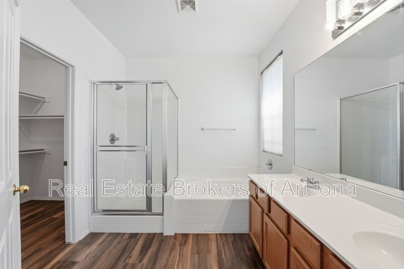 Prime Tempe Location! 3 Bed Townhome w/ Private Patio & Garage property image