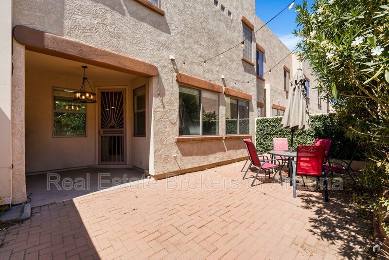 Prime Tempe Location! 3 Bed Townhome w/ Private Patio & Garage property image