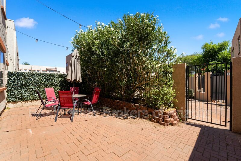 Prime Tempe Location! 3 Bed Townhome w/ Private Patio & Garage property image