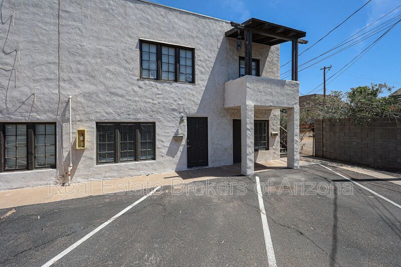 Historic Roosevelt District Living | Renovated 1 Bed Near Downtown property image