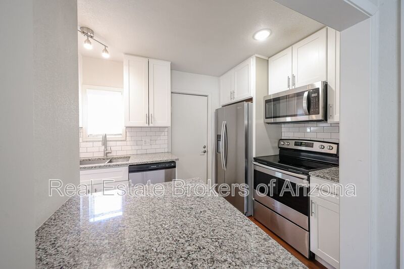 Historic Roosevelt District Living | Renovated 1 Bed Near Downtown property image