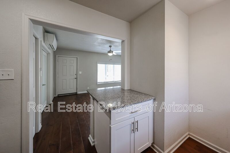Historic Roosevelt District Living | Renovated 1 Bed Near Downtown property image