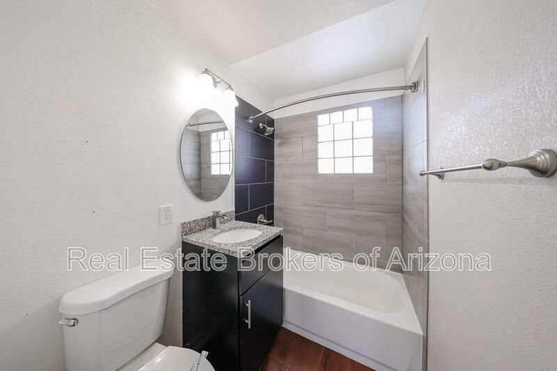 Historic Roosevelt District Living | Renovated 1 Bed Near Downtown property image