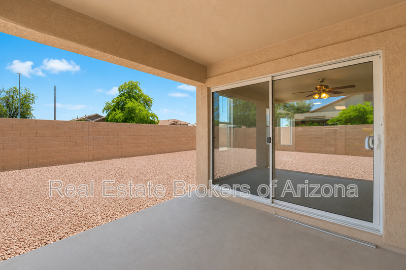 Freshly Updated 4 Bed | New Carpet, New Appliances & Open Layout property image