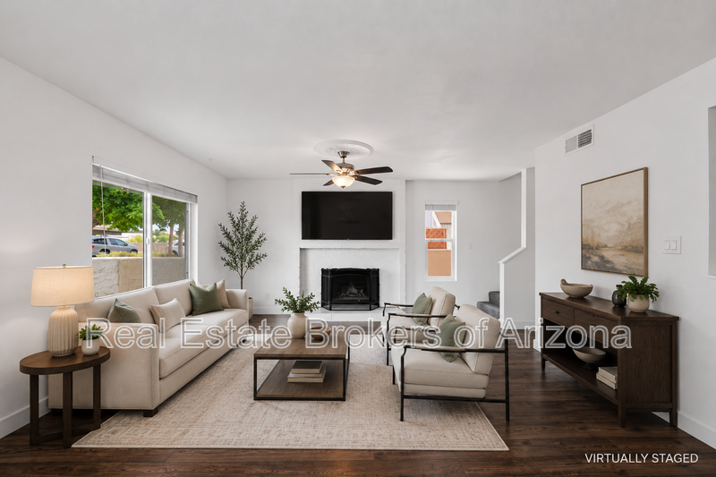 Stylish Dobson Glen Townhome | Updated Kitchen, Loft & Pool Access property image